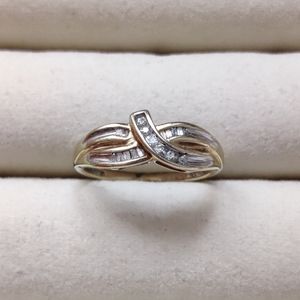 Vintage 14K Yellow Gold Diamond Bow Ring
